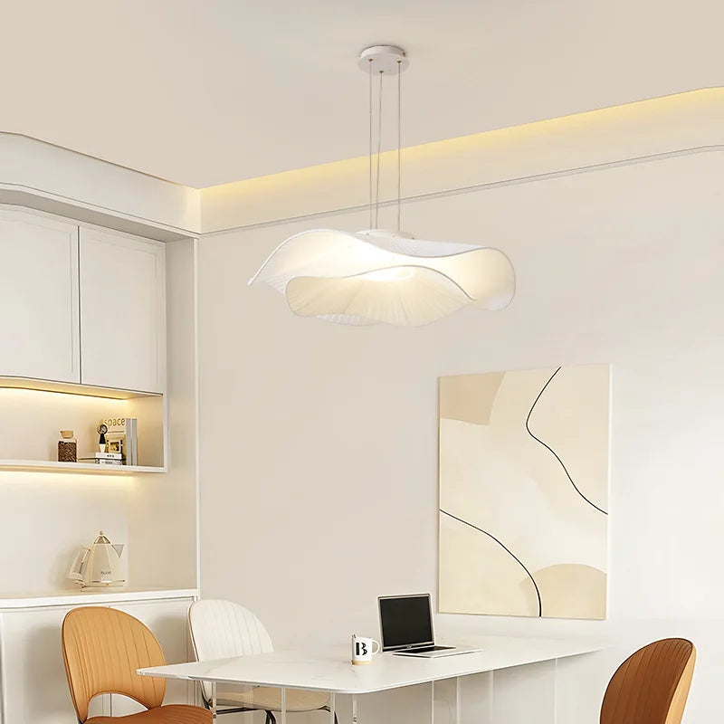 Suspension Luminaire Design Floral - Élégance et Lumière Douce pour Intérieurs Contemporains